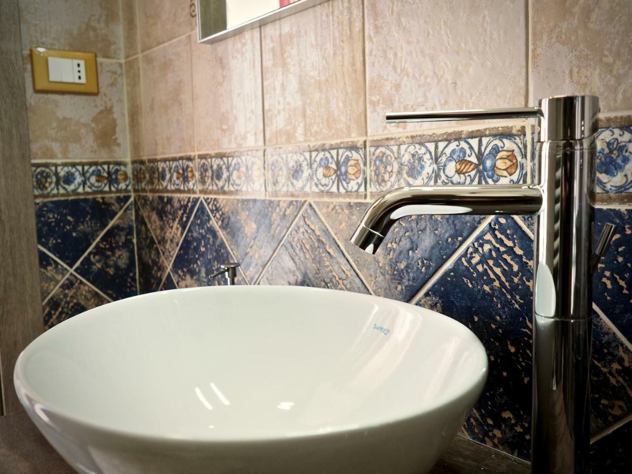 Romantic Suite Con Vista San Donato جنوة المظهر الخارجي الصورة